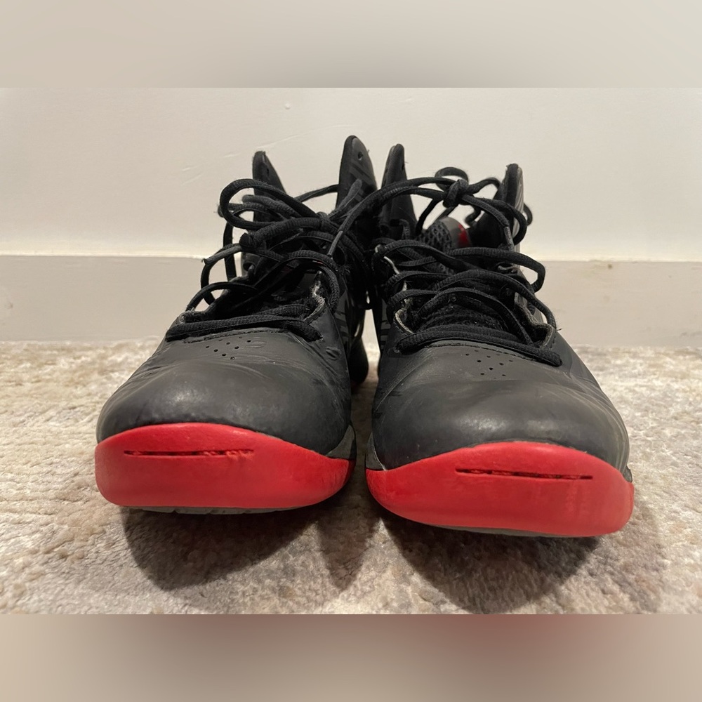 Under Armour Mens Basketball Mid-Top Gray/Black/Red Sneakers Sz 10.5 1259015-021 - Picture 4 of 12